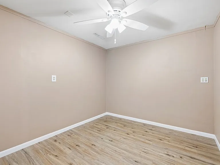7541 Old Post Rd #14 — Photo 10