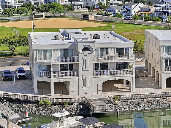 2nd image of 1100 Ocean Dr APT 208