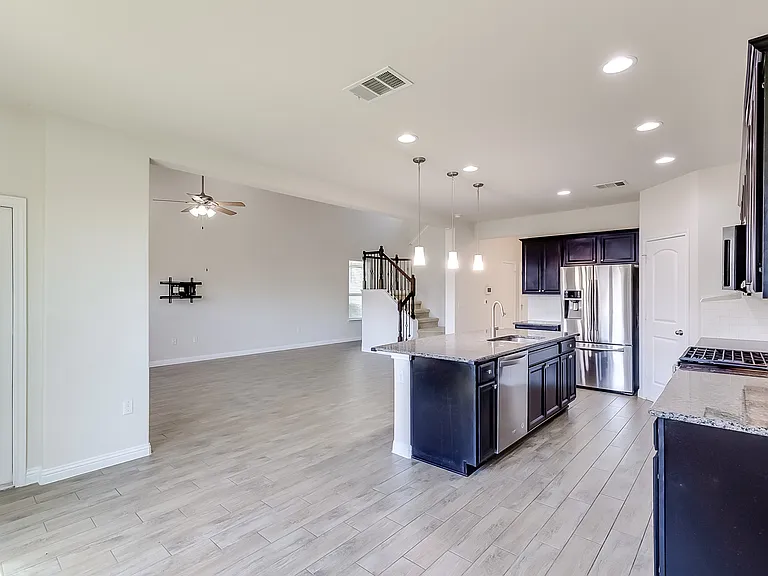 1005 Cold Bear Cv — Photo 11