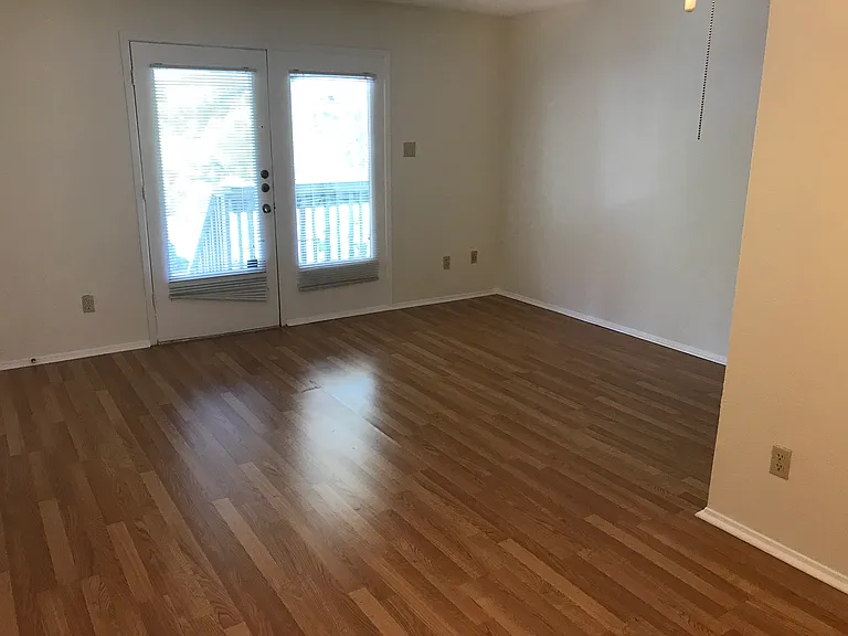 3903 Peterson Ave — Photo 8