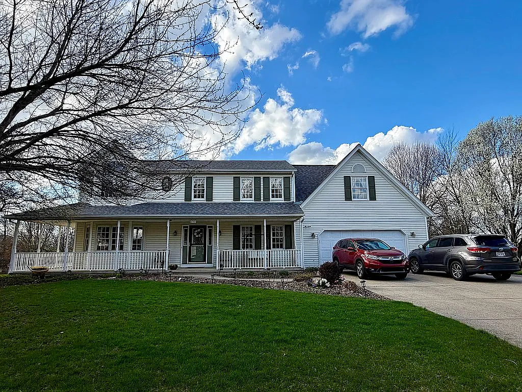 255 Gloucester Dr photo 1