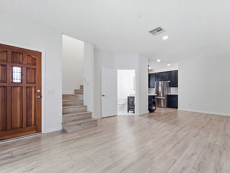 1665 Manning Ave — Photo 26