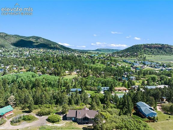 3rd image of 261 Pinecrest Way