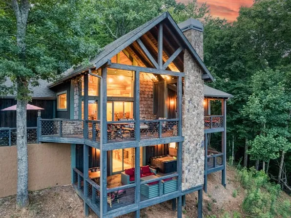 280 Point Of View Rd, Blue Ridge, GA 30513