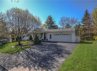 26 Cranbrooke Dr, Rochester, NY 14622