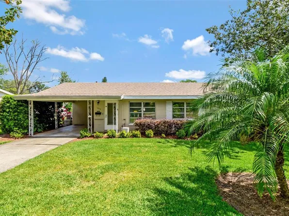 1330 Peters Dr, Leesburg, FL 34748