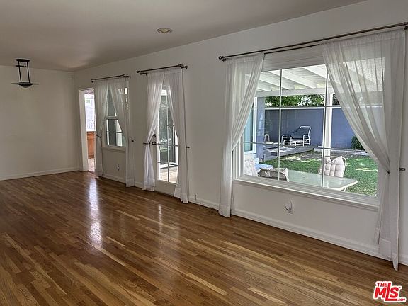 3rd image of 5355 Rhea Ave