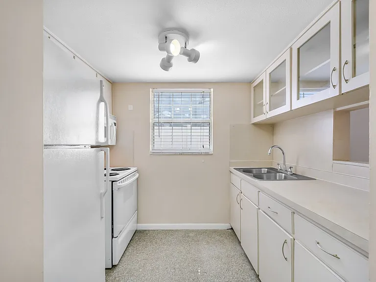 211 Danube — Photo 79