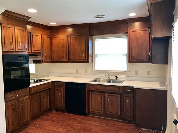 5th image of 11 Buckhorn Dr