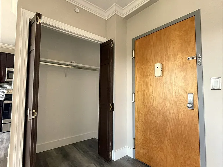 184 N Main St #812 — Photo 4