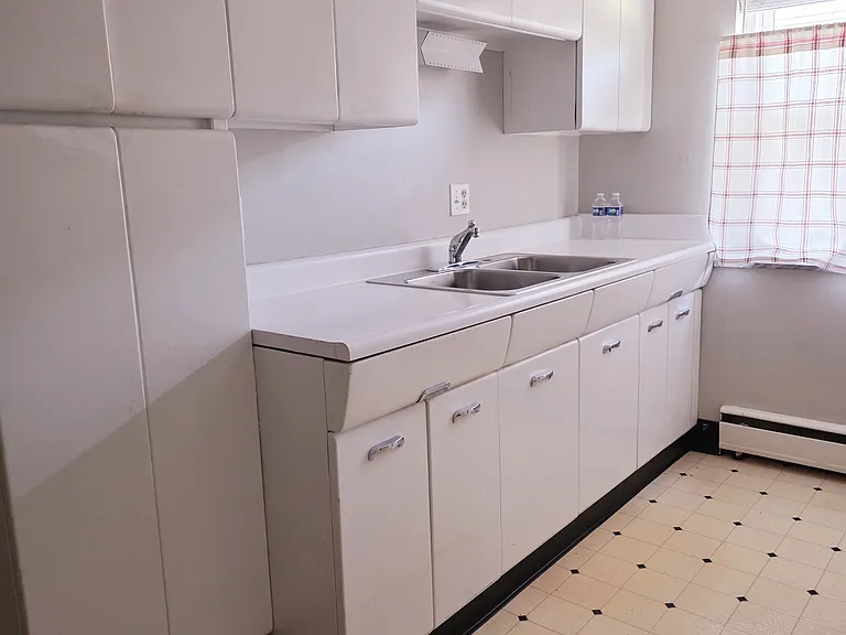 6512 Hamilton Ave #4 — Photo 6