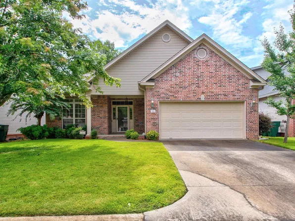 12 Courtside Pl, Little Rock, AR 72210
