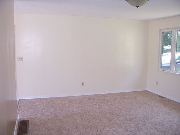 3rd image of 2329 Myers Ln