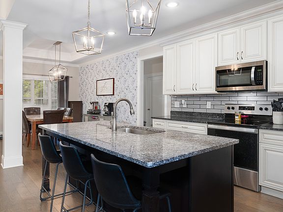 5th image of 1835 Belotes Ferry Rd