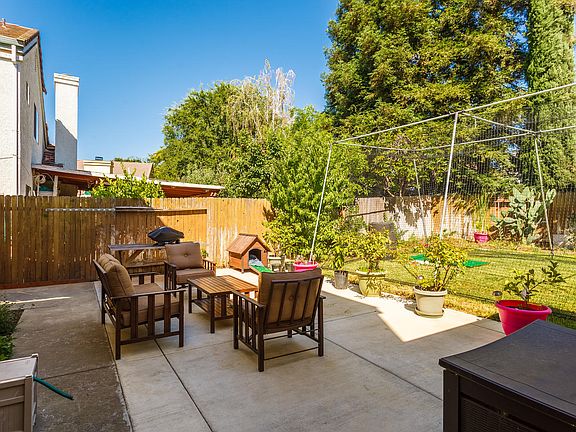 4th image of 5053 Laguna Park Dr
