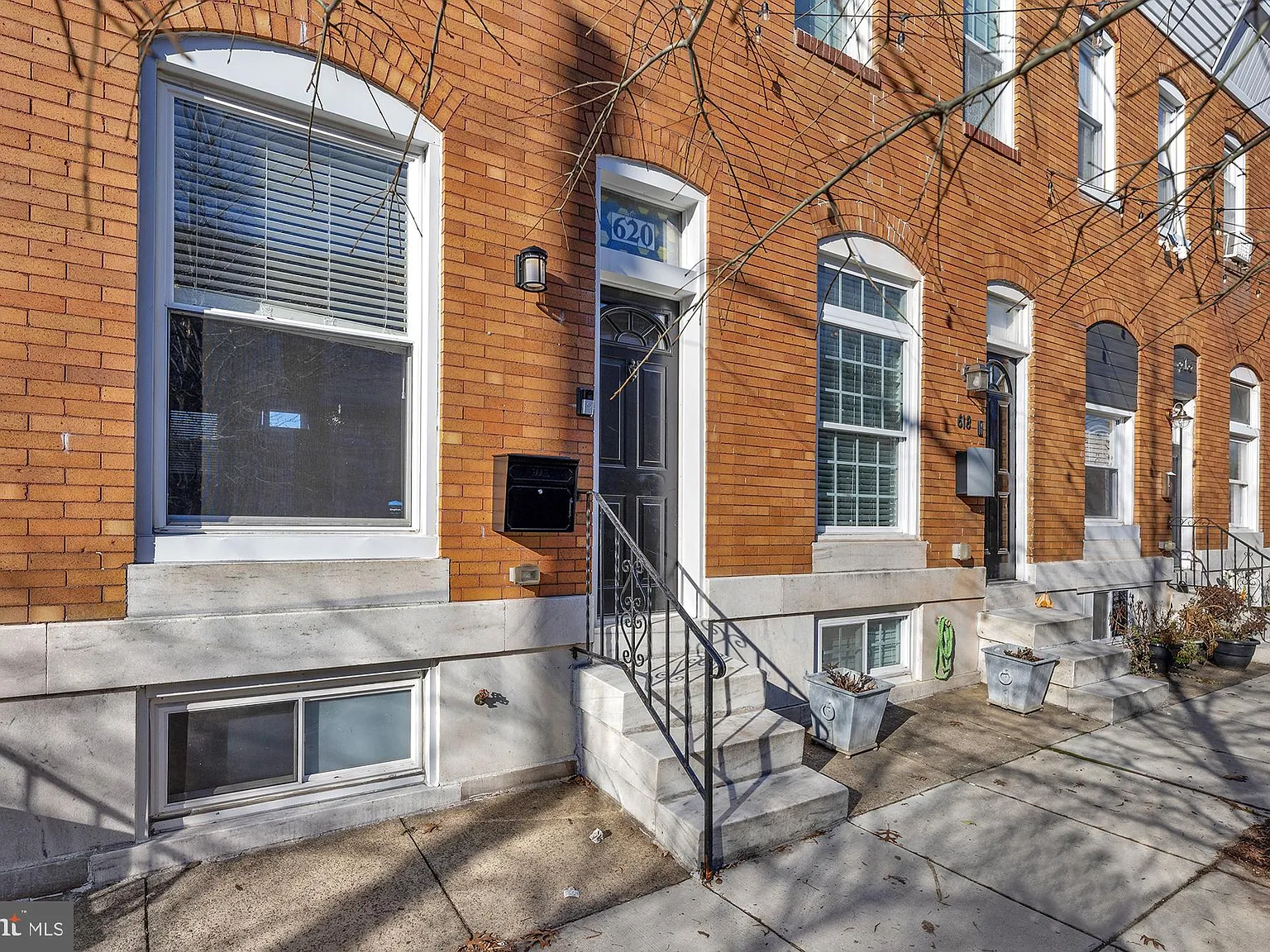 3 bed, 3.0 bath, 1555 sqft, $2,400 — Photo 4