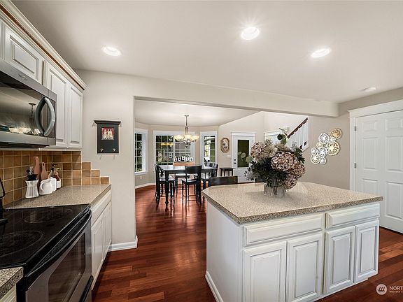 5th image of 17624 Clear Lake Boulevard SE