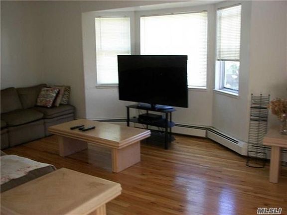 5th image of 96 E Raymond Ave