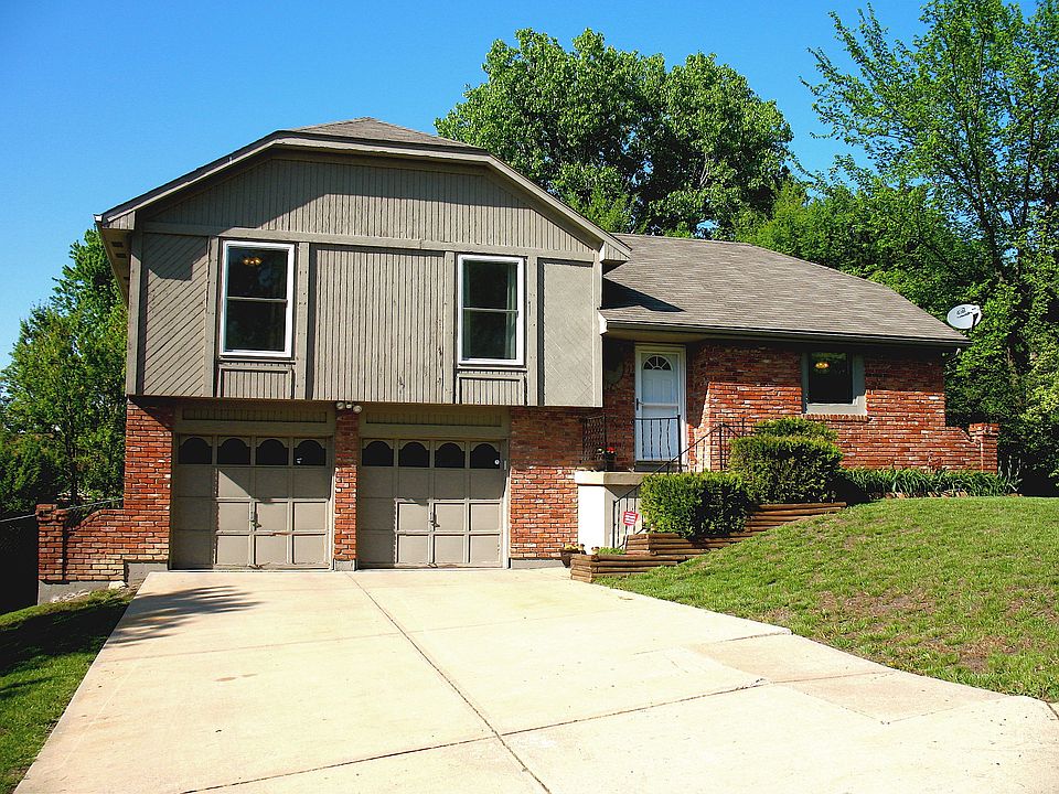 2408 E. 110th St. KCMO - WELCOME HOME, Call Matthew Brennan to tour 8168131029