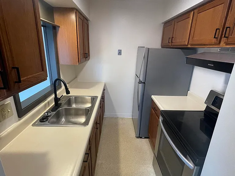 1824 Mears Avenue — Photo 1