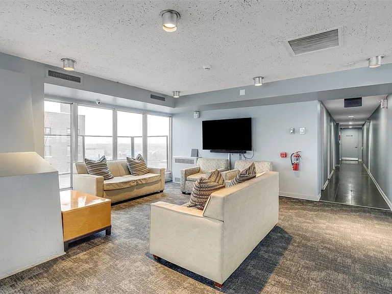 8200 E Jefferson Ave #506 — Photo 34