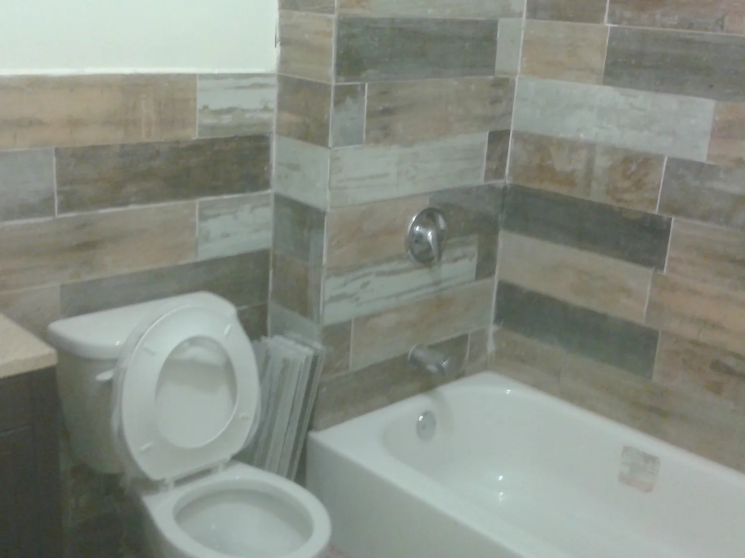 4 bed, $2,200 — Photo 1