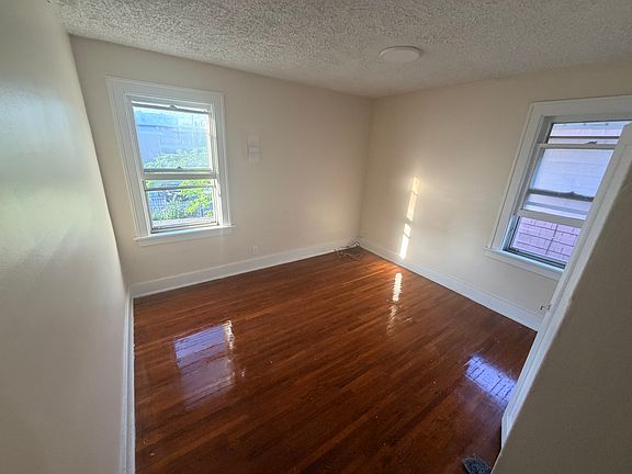 4th image of 19 Avery Ave Floor 2