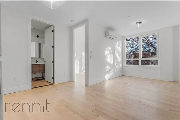 Rented by eRealty Advisors USA Inc | media 3