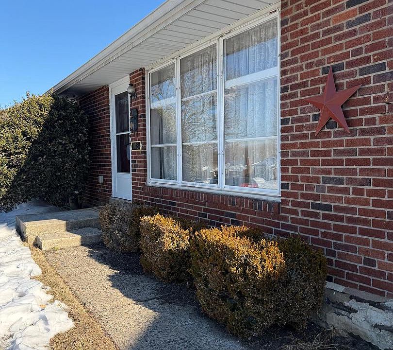 1st image of 103 Colonial Dr