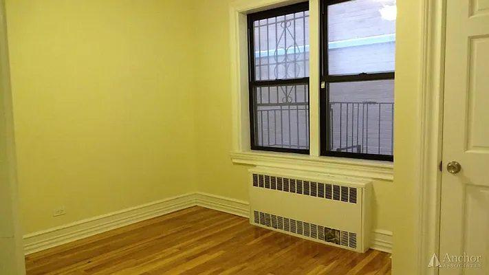 Rented by Anchor Associates | media 43