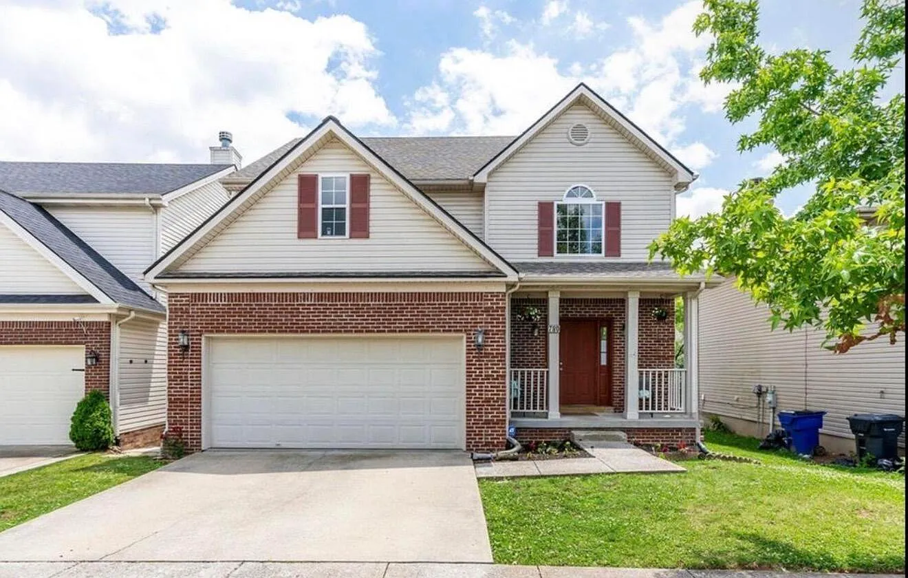 4 bed, 4.0 bath, 2658 sqft, $2,650 — Photo 1