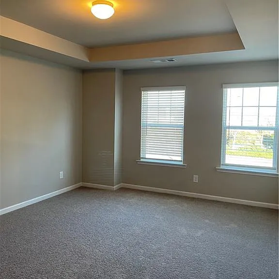 511 Ruths Dr — Photo 8