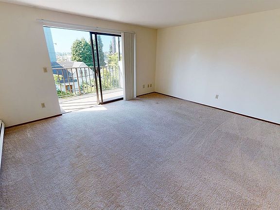 2nd image of 7101 Roosevelt Way NE APT 303