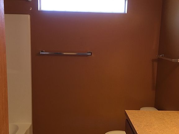 master bedroom bathroom