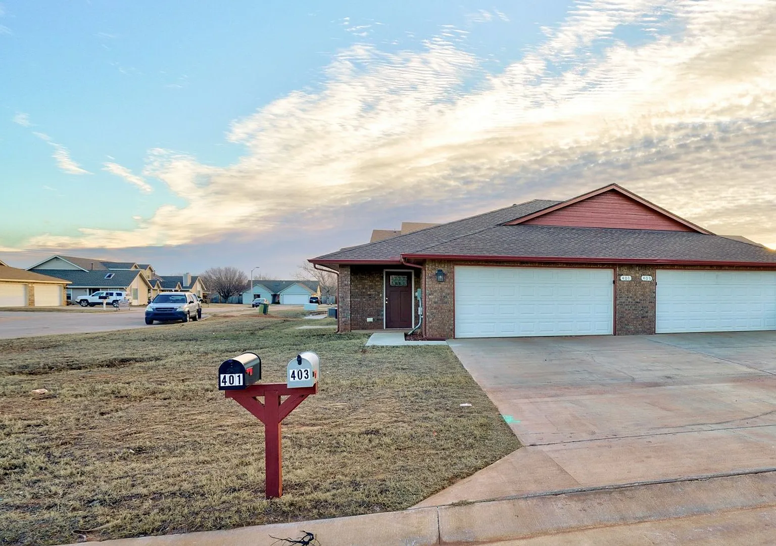 401 S Debra Ct — Photo 1