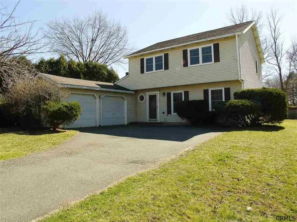 24 Montgomery Way, Clifton Park, NY 12065