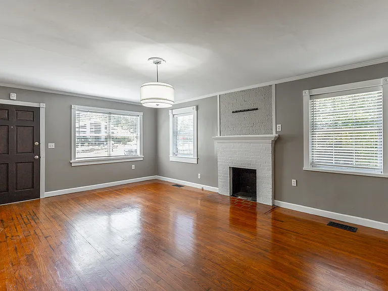 1209 Hanover St — Photo 11