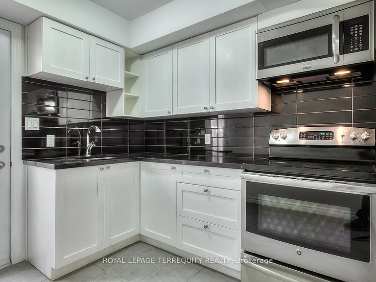 665 Crawford St #BASEMENT — Photo 16