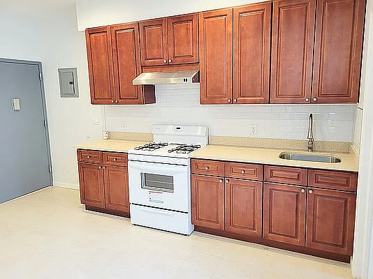 3rd image of 4813 5th Ave #3