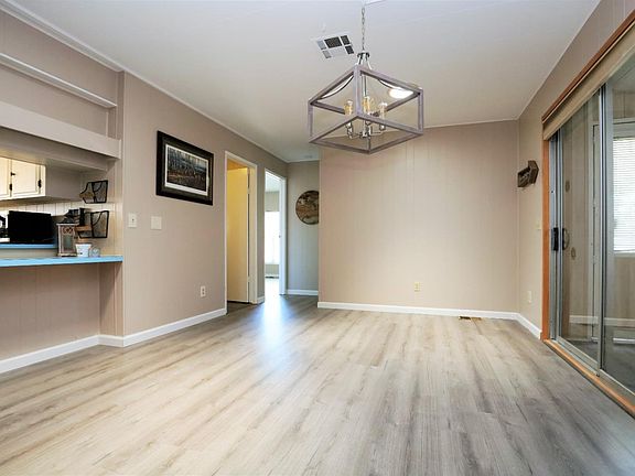 3rd image of 617 Shadow Creek Dr #617