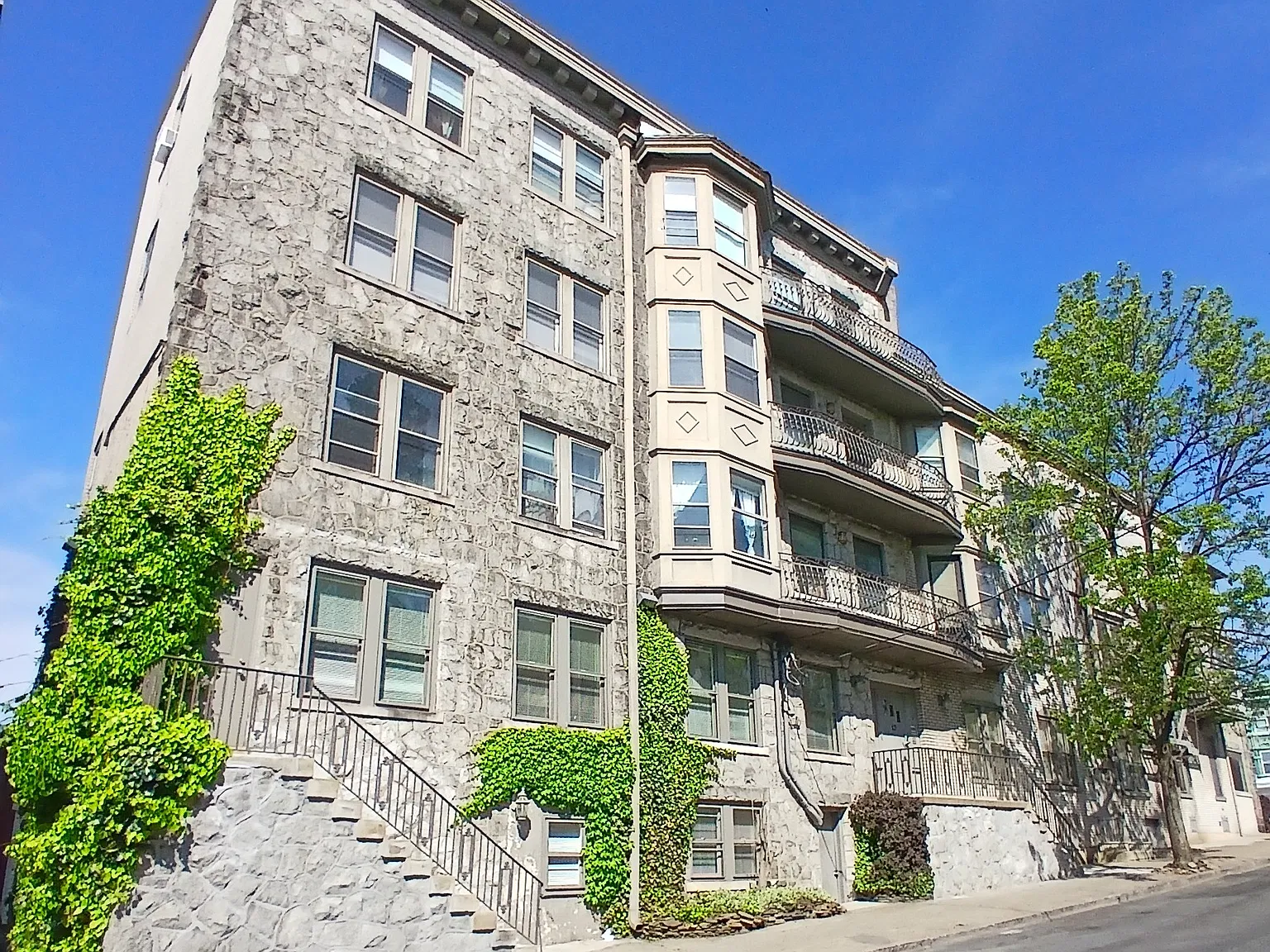 1 bed, 600 sqft, $1,200 — Photo 1