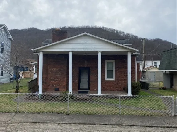 510 S Railway St, Cedar Grove, WV 25039