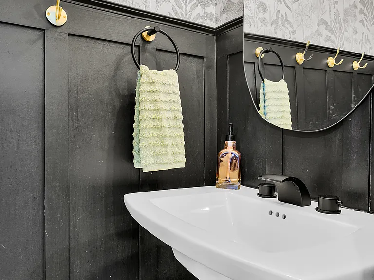 585 Showers St — Photo 21