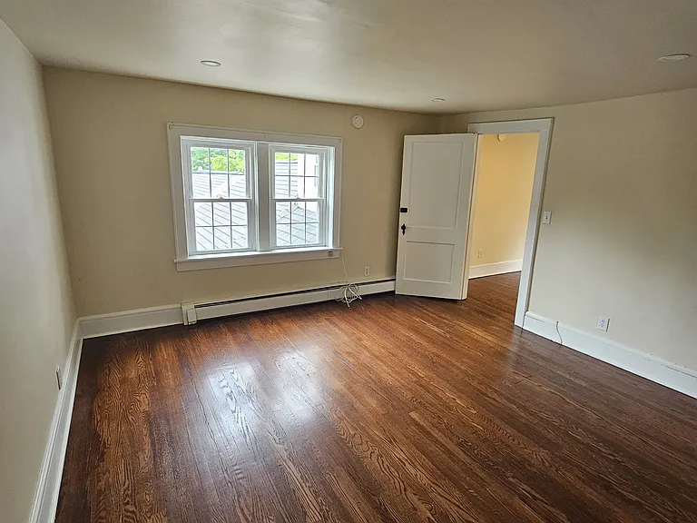 140 E Market St #140 — Photo 8