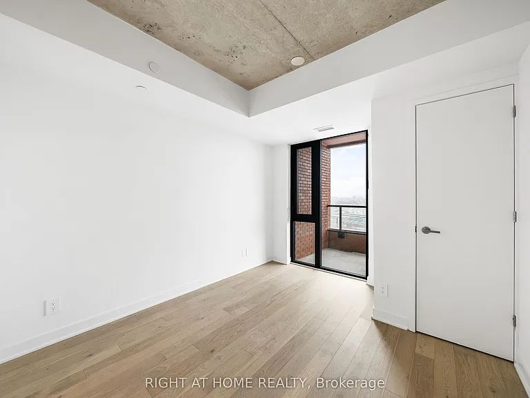 2720 Dundas St W #520 — Photo 12