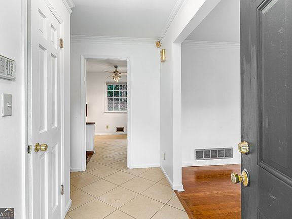 4th image of 2738 Rainbow Ridge Rd