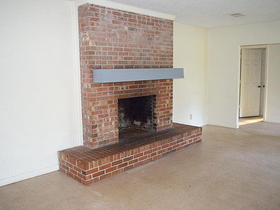 2nd image of 2505 Tinsley Ln