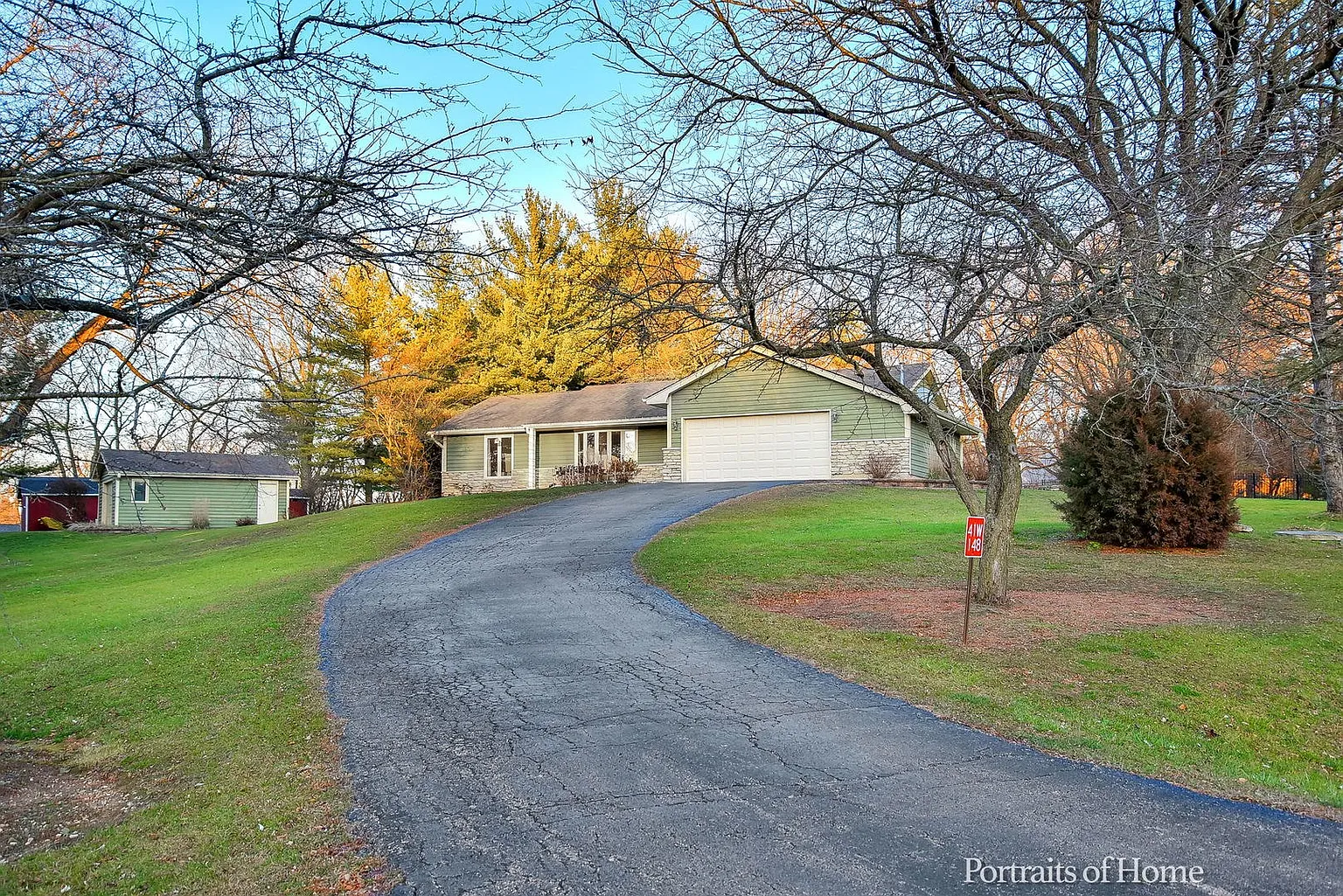 41W148 Colson Dr photo 1