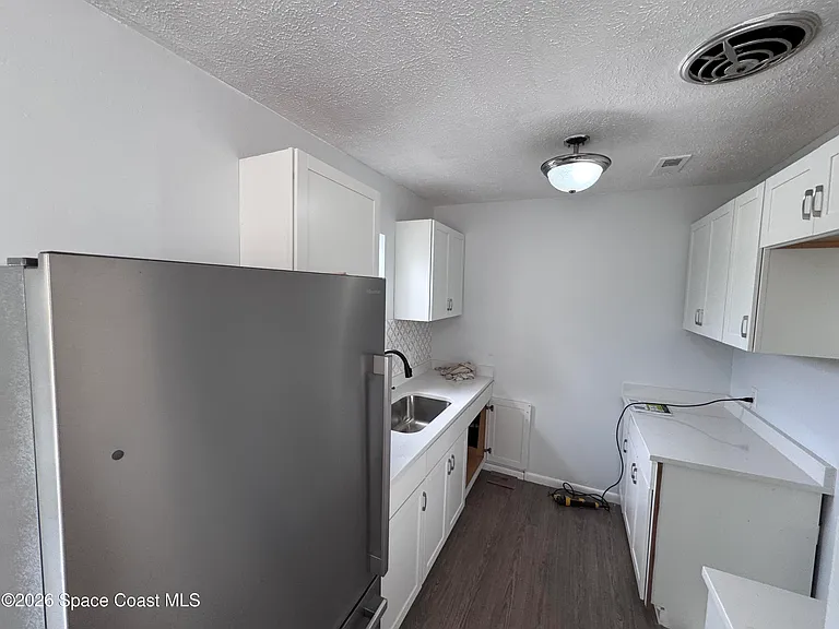 300 W Rutgers St — Photo 4