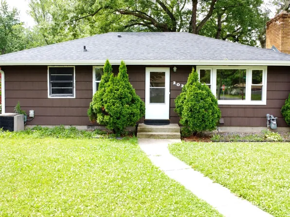 2022 Hyacinth Ave E, Saint Paul, MN 55119